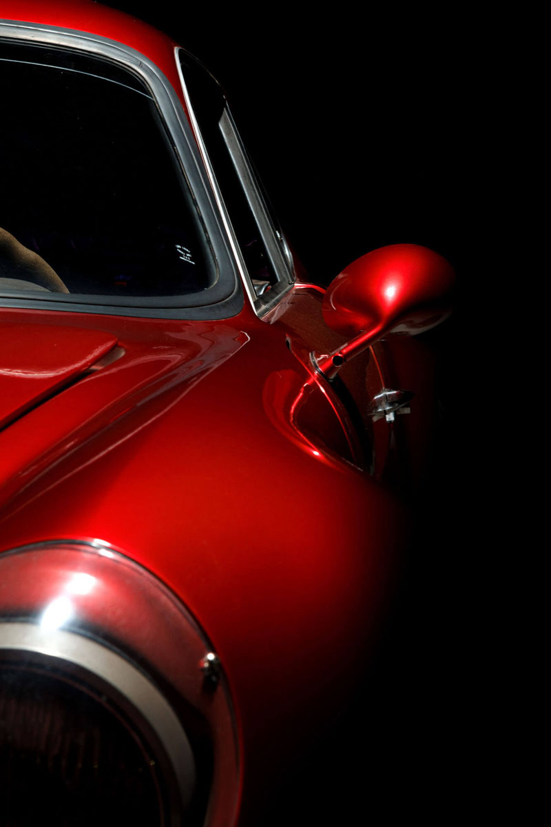Detail Aufnahme eines roten Renault Alpine Oldtimer